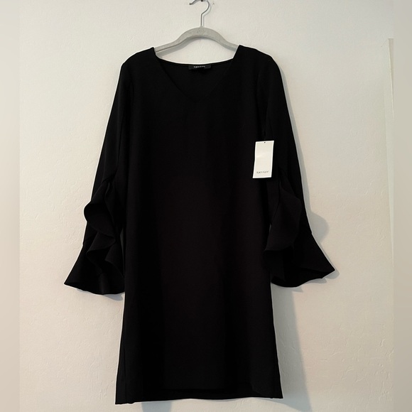 Karen Kane RUFFLE-SLEEVE SHIFT DRESS in black XS - Picture 2 of 7